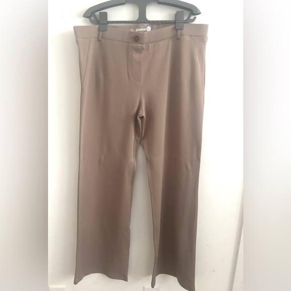 NWOT Betabrand Petite Dress Pant Bootcut Yoga pull on Pant Cream Size 2XLP - Picture 2 of 7